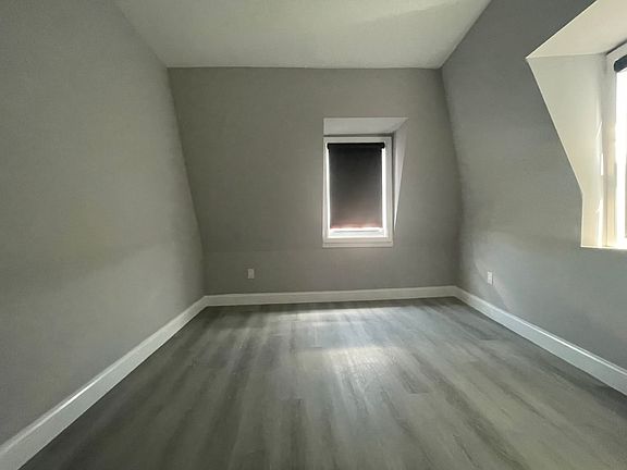 3rd image of 131 Monticello Ave #3E