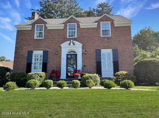 1105 Athol Rd, Schenectady, NY 12308