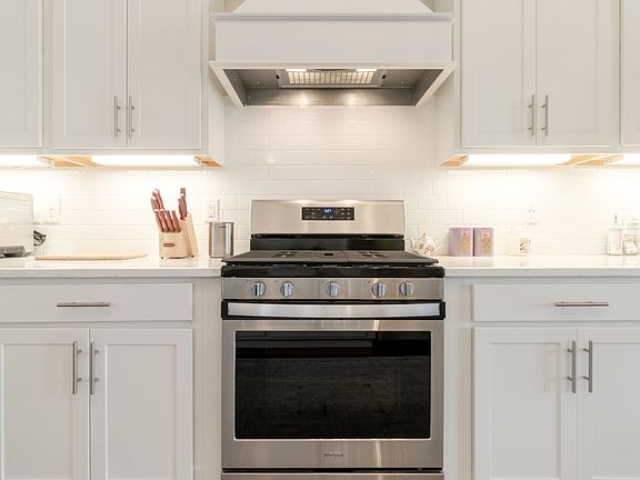 4th image of 334 Fairway Dr #105