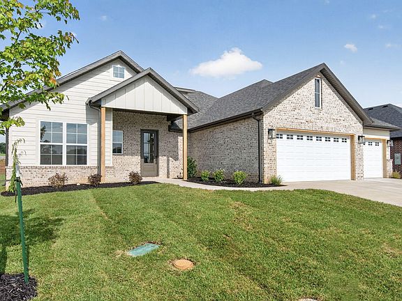 2nd image of 1627 S Crepe Myrtle Lane