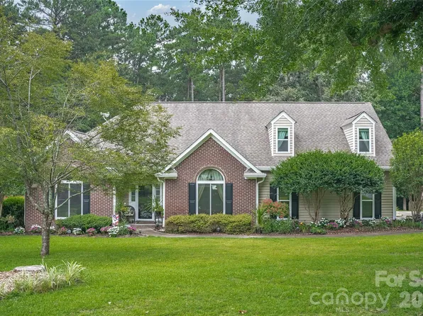 21 Ole Still Ln, Elgin, SC 29045