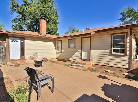 2nd image of 817 Woodlawn Dr