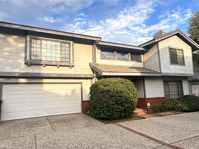 333 Genoa St — Photo 3