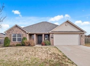 630 Saddlehorn Dr, Bentonville, AR 72719