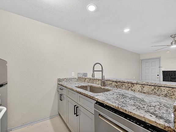 4th image of 1810 N Garrett Ave APT 124
