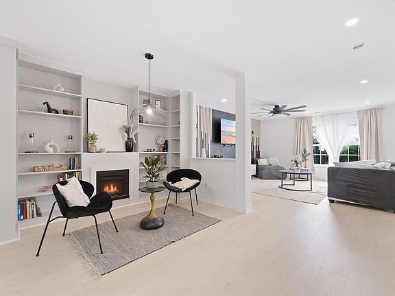 5th image of 2643 Narragansett Way