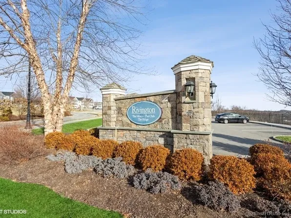 127 Center Meadow Lane #127, Danbury, CT 06810