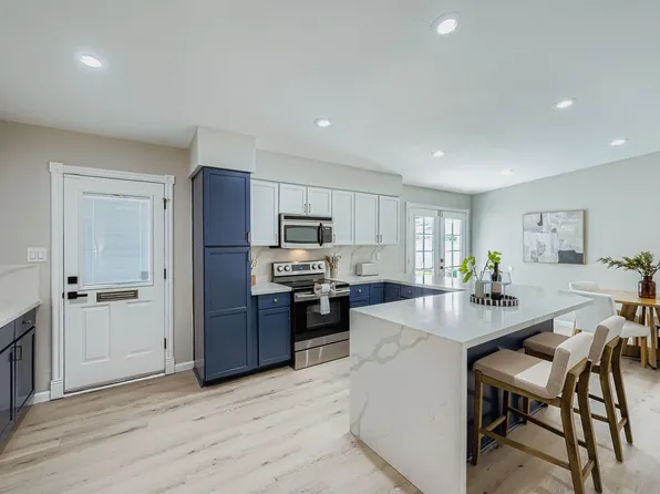 1221 E Broadmor Dr, Tempe, AZ 85282