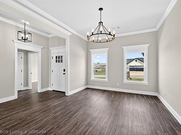 2nd image of 405 Stoneledge Dr