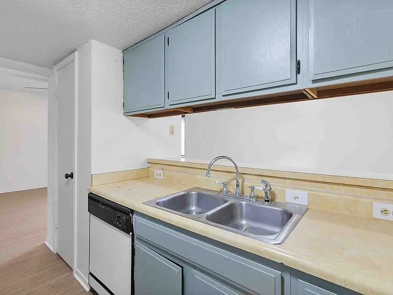 Chestnut Place Apartments — Photo 6