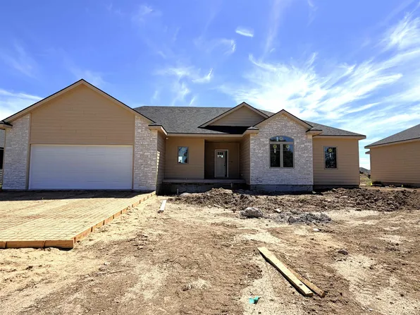 1212 N Shore Dr, Salina, KS 67401