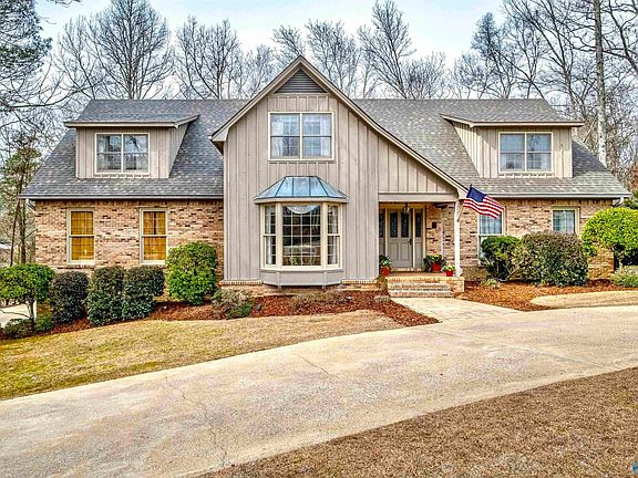2nd image of 620 Leslie Ln