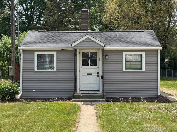 319 Belteberg Rd, Loves Park, IL 61111