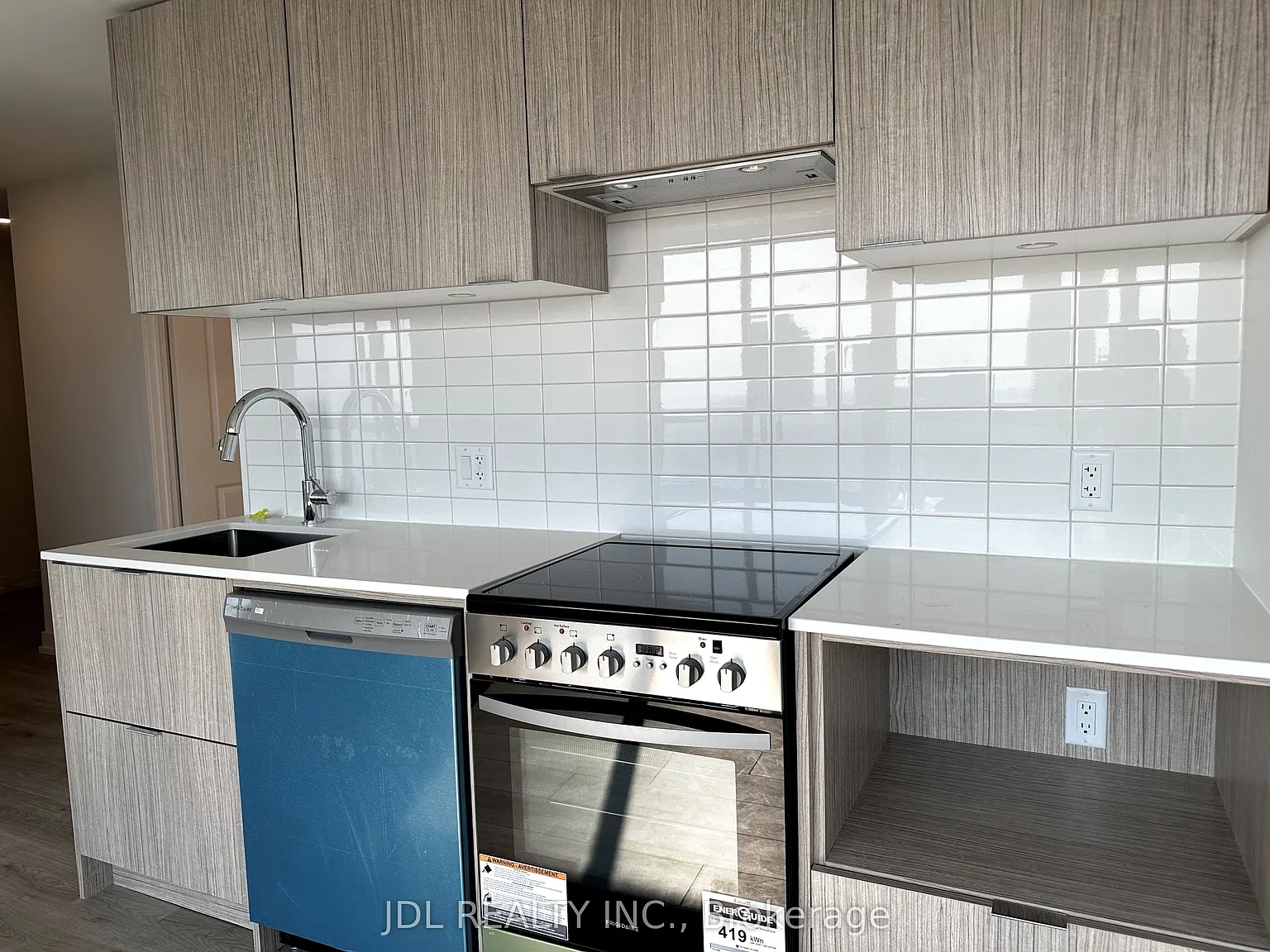 2 bed, $3,000 — Photo 4