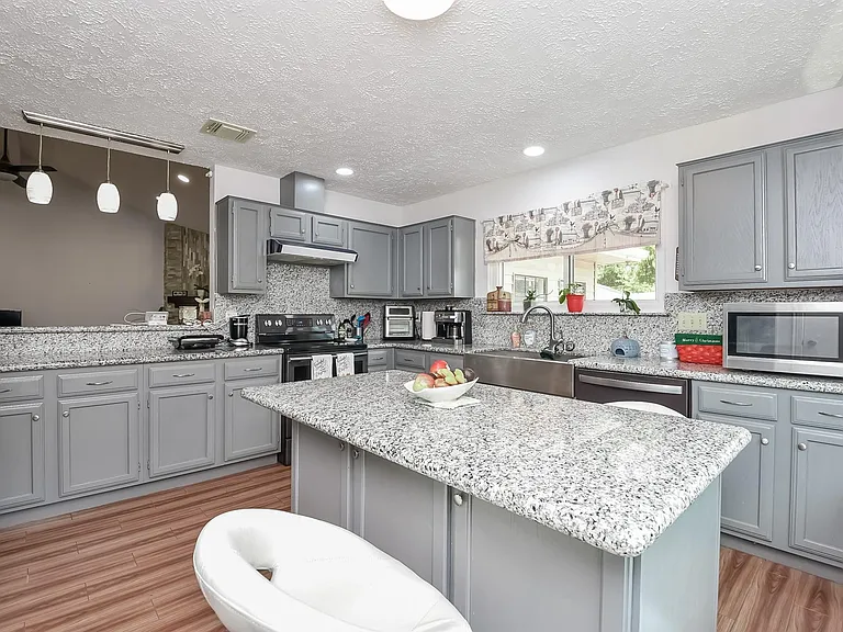 2722 Amaranth Dr — Photo 17