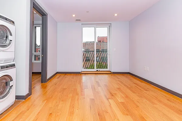 Rented by MySpaceNYC | media 7