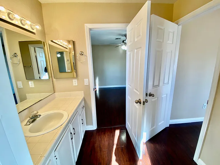 6580 Goldensun Ct — Photo 34