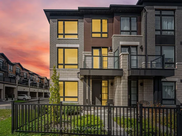 274 Carnwith Dr E, Whitby, ON L1M 2K8