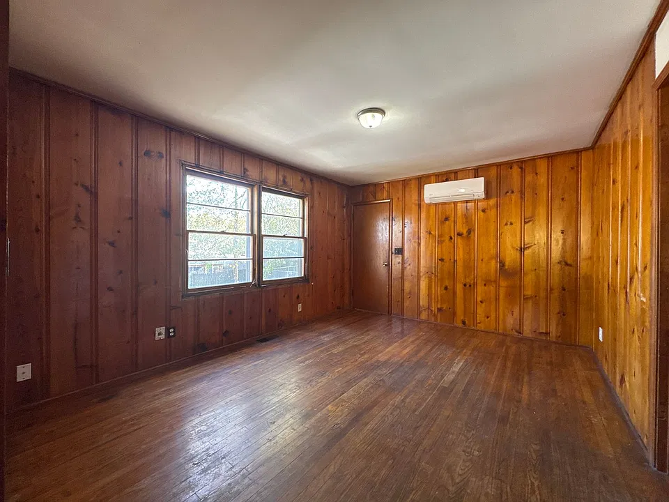 114 N Hatton Ave #B