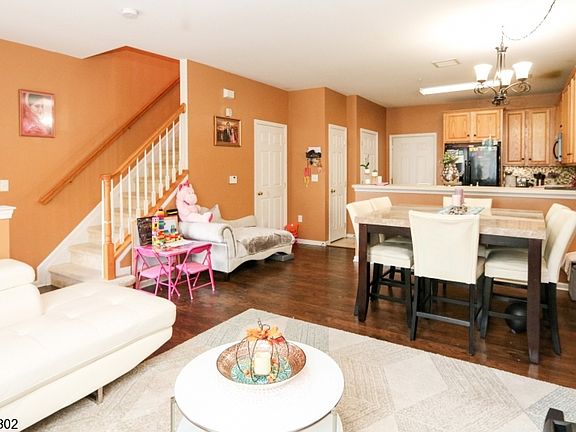 2nd image of 1006 Cunningham Ct #1006