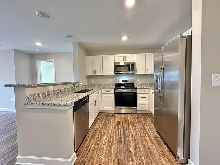 Westbrook Apartments — Photo 32