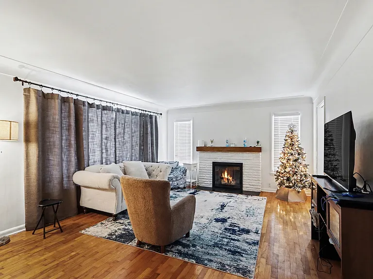 3728 Canterbury Ave — Photo 3