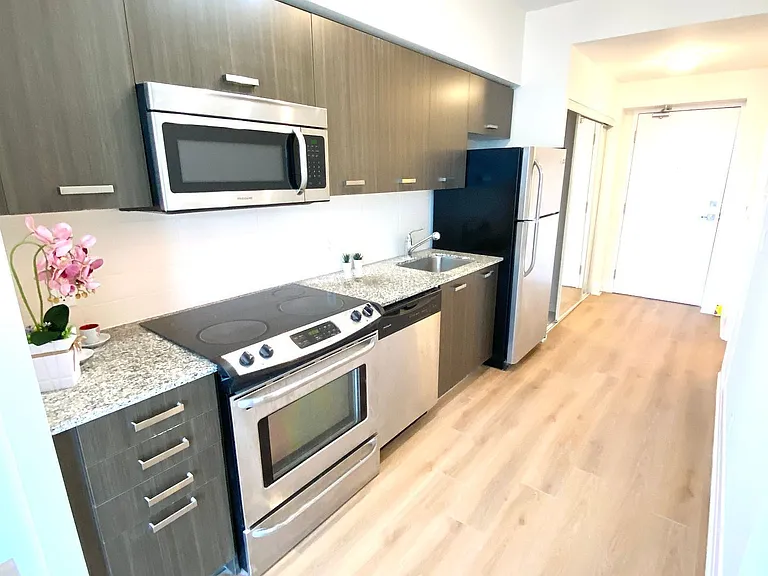 832 Bay St #2007 — Photo 14