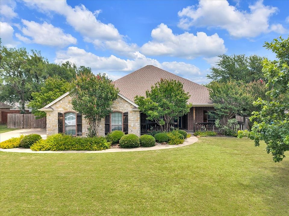 1st image of 206 Mockingbird Ln