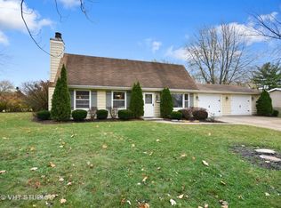 825 Laurel Dr, Aurora, IL 60506