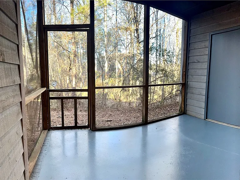 245 Willow Ct — Photo 12