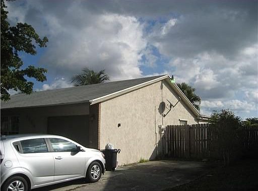 2nd image of 4854 Poseidon Pl