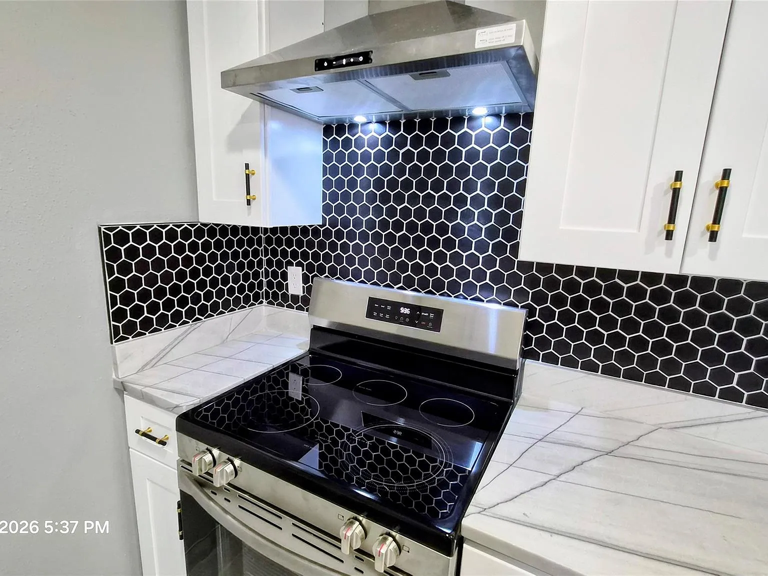 3 bed, 2.0 bath, $1,599 — Photo 2