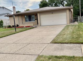 36357 Weber Dr, Sterling Heights, MI 48310