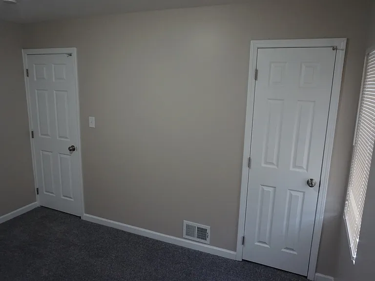 26023 Norfolk St — Photo 7