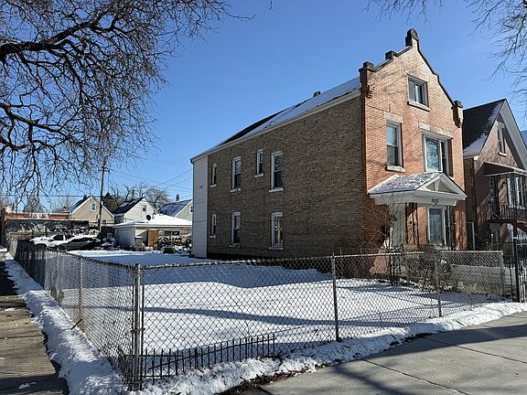 3rd image of 3003 S Kenneth Ave