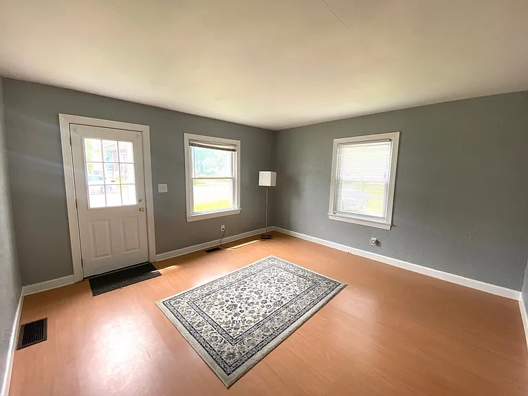 3904 N Monroe Ave — Photo 2