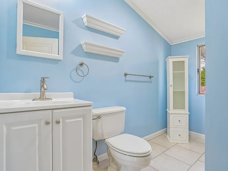 1572 Whitney Ave #2 — Photo 13