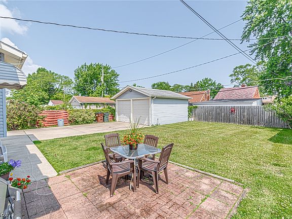 5th image of 8318 Greenlawn Ave