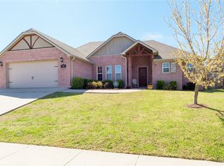 741 N Venice St, Centerton, AR 72719