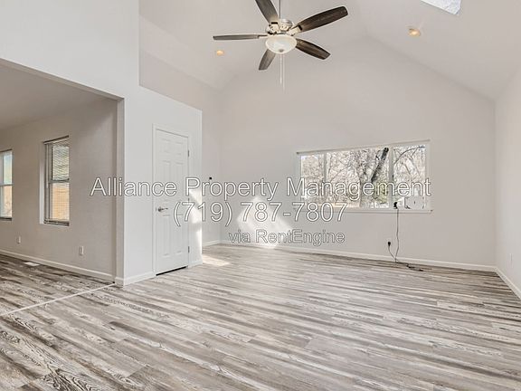 4th image of 806 Alexander Rd