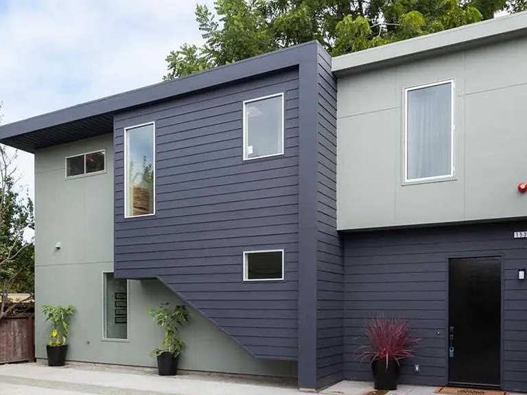 1531 Harmon St — Photo 2
