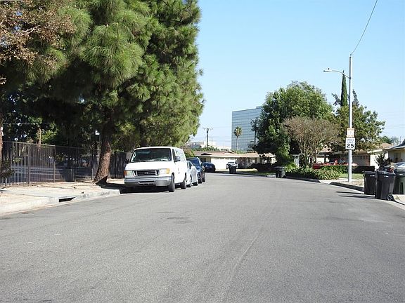 5th image of 13302 Dawn Ave