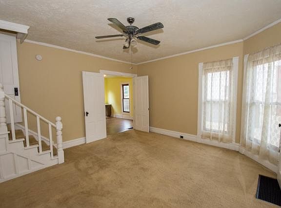 2nd image of 1142 Lincolnway E