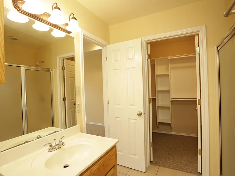 Stone Oak Townhomes — Photo 23