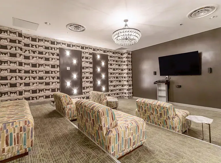 800 Tower Apartments — Photo 11