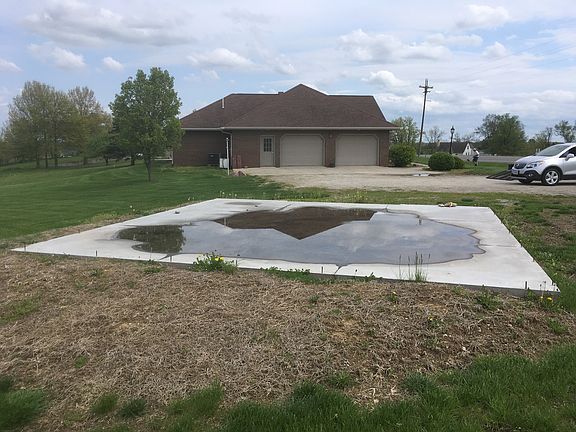 Concrete pad for building