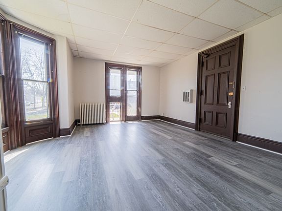 4th image of 125 W Commerce St APT 2