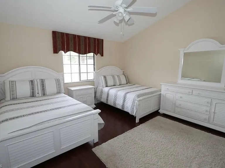 860 Meadowland Dr #E — Photo 23