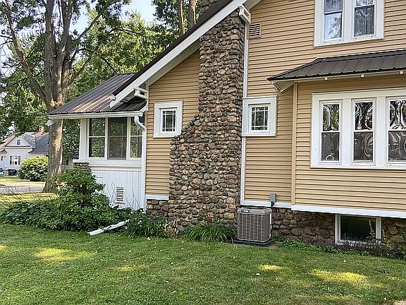 4th image of 30 Washington St