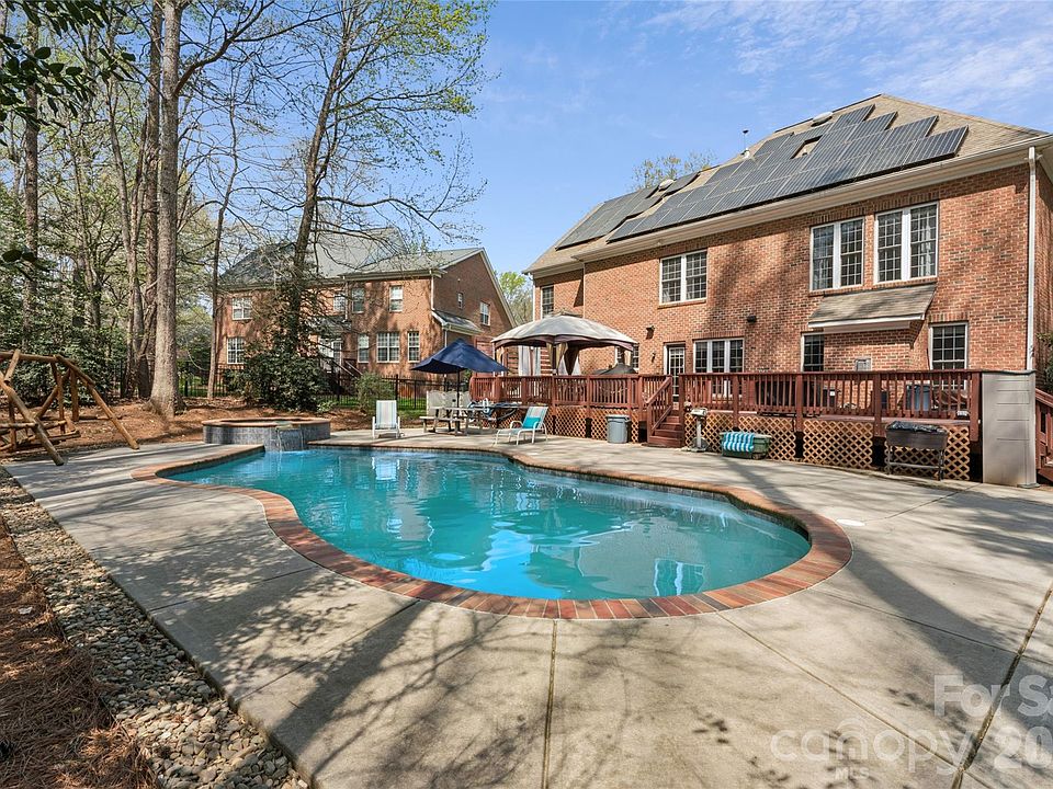 1st image of 2678 Landing Pointe Dr
